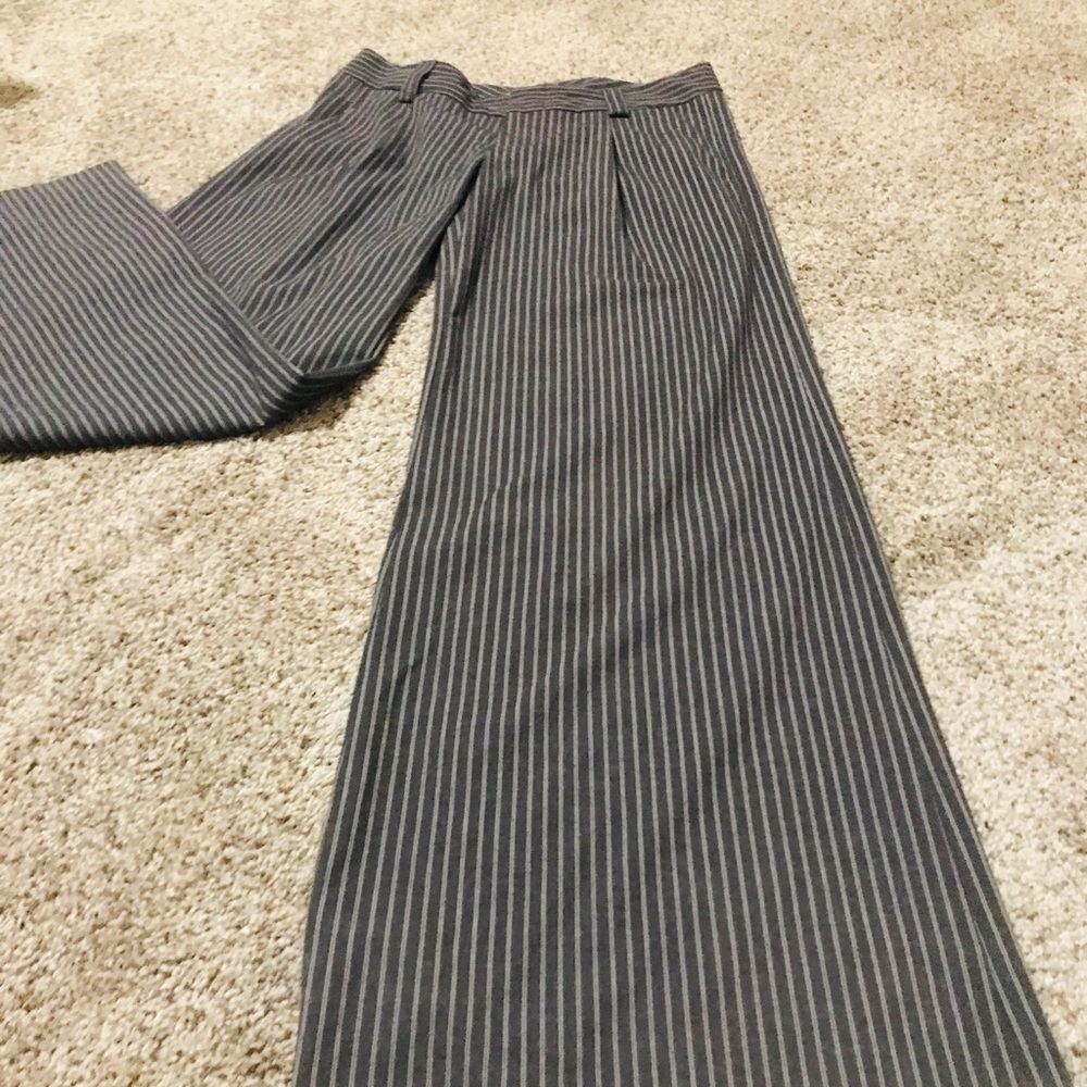 Alice + Olivia wide leg brown with pinstripes - Picture 5 of 8